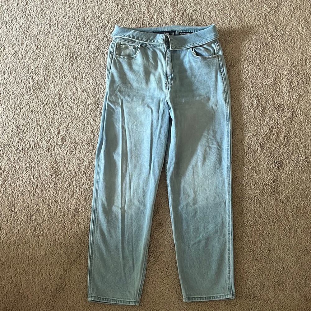 Hollister High Rise Mom Jeans